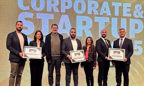 Kurumsal Girişimcilik Ödülleri'nde Cesaret ve Değişim Ödül Sahibi