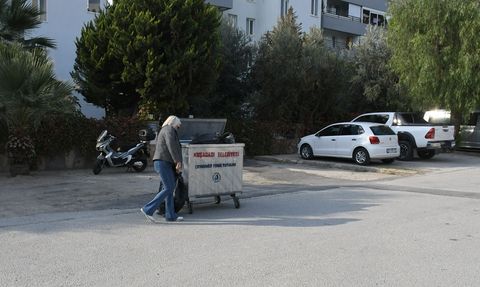 Kuşadası'nda Çöp Çıkarma Saatlerine Sıkı Denetim