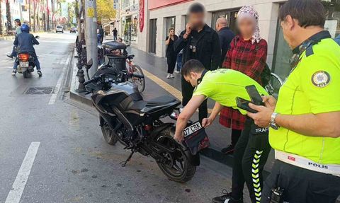 Motosiklet Trafik Ceza Rekoru: Bandana ile Kaplanan Plaka