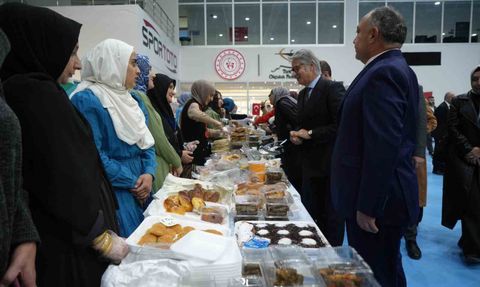 Samsun'da Gazze İçin Hayır Çarşısı Düzenlendi