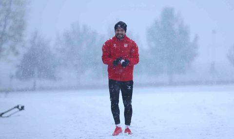 Sivasspor Kar Altında Antrenman Yaptı
