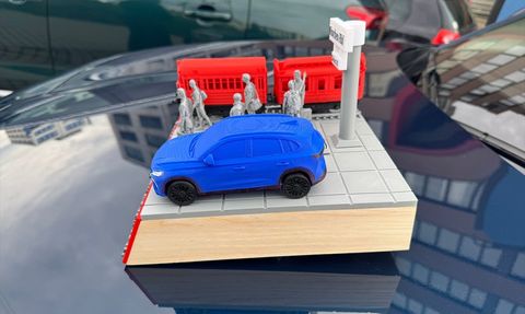 TOGG'un Almanya'daki İlk Teslimatı: Geçmişten Geleceğe Bir Bağ