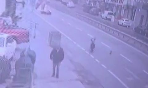 Ümraniye'de Sürücüsüz Motosikletin Kaza Anı Kamerada