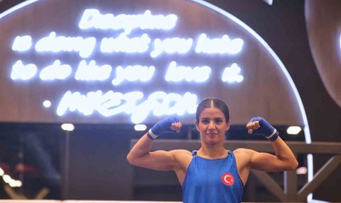 Vanlı Boksör Evin Erginoğuz'dan Altın Madalya ile Gururlandıran Başarı