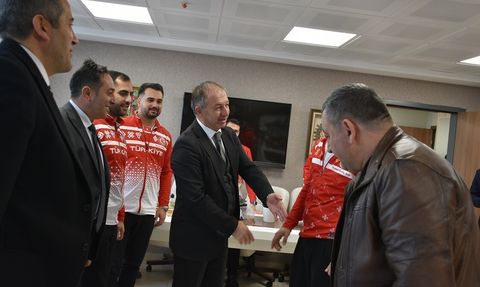 A Milli Erkek Curling Takımı'ndan Çakmur'a Ziyaret