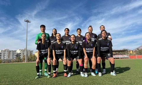 Ağrı Kadın Futbol Takımı Silopi'den 3 Puanla Döndü