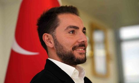 Barış Kanbak: Gençlere Şans Vermek Cesaret Gerektiriyor