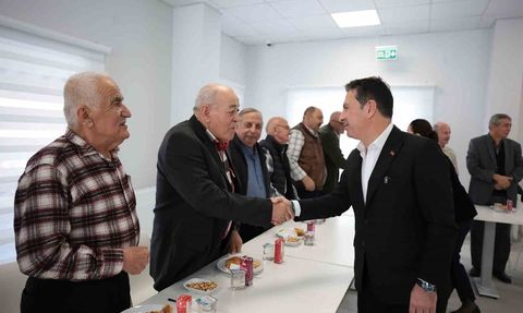 Başkan Aras, Yaşamevi Ziyaretiyle Yeni Yılı Karşıladı