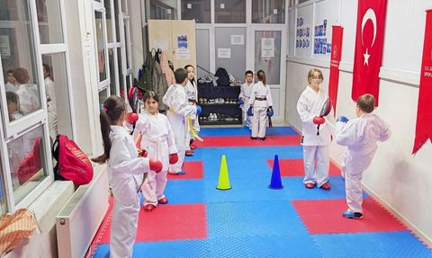 Bilecik’te Karate Antrenmanları Rüzgar Gibi Devam Ediyor