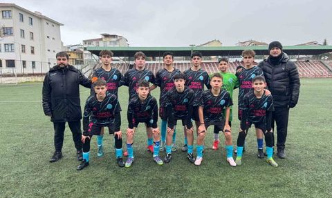 Bilecik U14 Gençler Ligi'nde Lider Farklı Kazandı