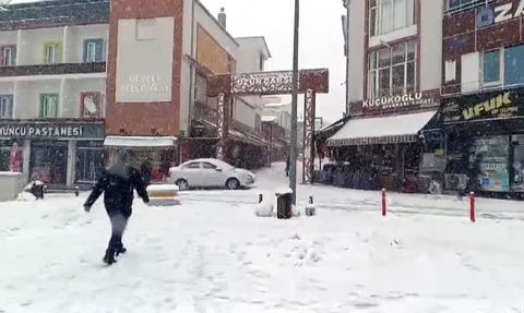 Develi'de Etkili Kar Yağışı