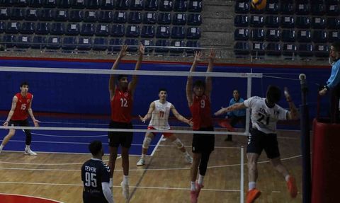 Düzce Belediyesi Spor Akademisi Voleybol Takımı Dramayı Sonlandırdı