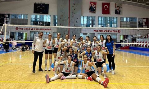 Elazığ Belediyespor Kadın Voleybol Takımı Deplasmandan Galip Döndü