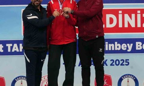 Elmira Yasin Büyükler Türkiye Güreş Şampiyonu