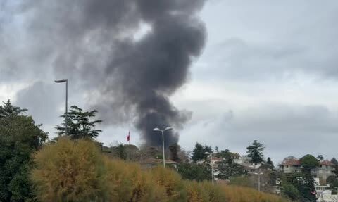 Emirgan'da Yangın: Dumanla Kaplı Gökyüzü