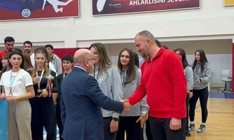 Erciyes Üniversitesi Kadın Basketbol Takımı Şampiyon Oldu