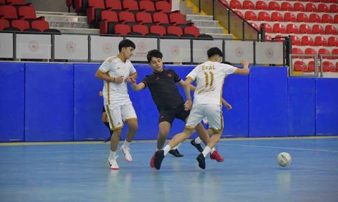 Eskişehir’de Genç A Erkek Futsal Müsabakaları Heyecanla Başladı