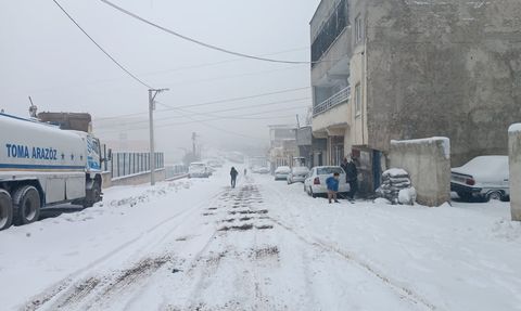 Eyyübiye Belediyesi'nin Karla Mücadele Çalışmaları Devam Ediyor