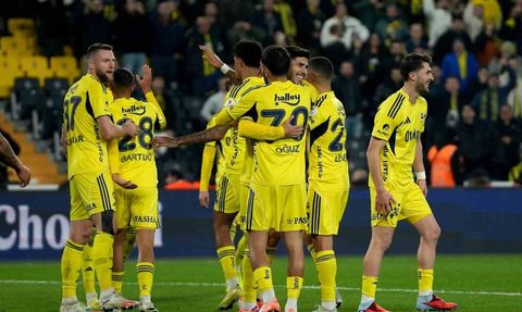 Fenerbahçe, Konyaspor'u 4-0 ile Geçerek Galibiyet Hasretine Son Verdi