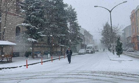 İhsangazi'de Çocuklar Karla Eğlendi