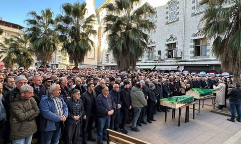 İstanbulspor Başkanı Ecmel Faik Sarıalioğlu'nun Annesi Son Yolculuğuna Uğurlandı