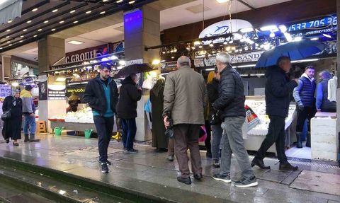 Karadeniz'de Hamsi Bolluğu Devam Ediyor