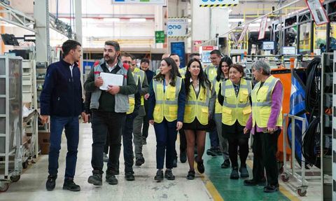 Karsan'dan Meslek Liselerine Güçlü Destek: Kız Öğrencileri İş Hayatına Hazırlama Projesi