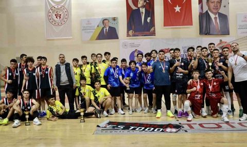 Kayseri'de Voleybol Genç Erkekler A İl Birinciliği Müsabakaları Geride Kaldı