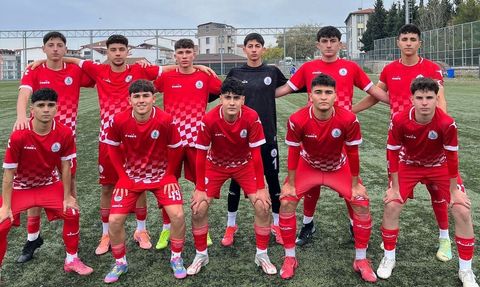 Körfez Gençlerbirliği U18 Takımı, Liderliğini Devam Ettiriyor