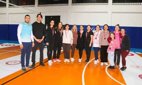 Köyceğiz'de Öğretmenler Floor Curling Turnuvasında Yarıştı