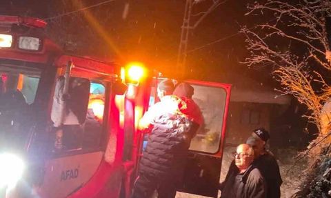 Köyde Mahsur Kalan Hastaya 5 Saatlik Müdahale