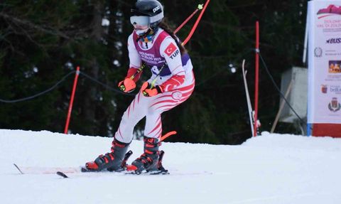 Lal Öktem, Yaşar Üniversitesi'ni Avrupa Kış Şampiyonası'nda Temsil Etti