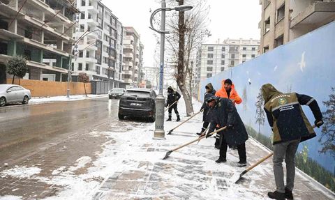 Malatya'da 149 Mahalle Yolu Kapalı, Karla Mücadele Devam Ediyor