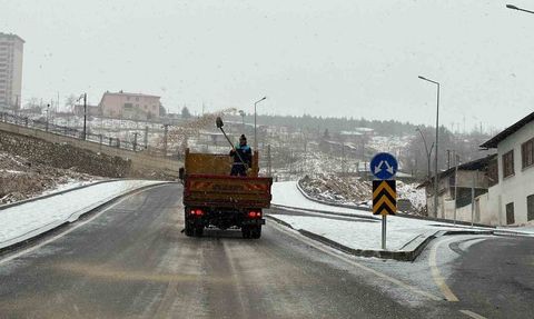 Malatya'da Karla Mücadele Devam Ediyor