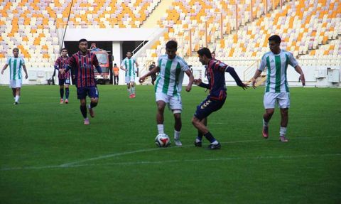 Malatya Yeşilyurtspor, Silifke Belediyespor'u 1-0 Mağlup Etti