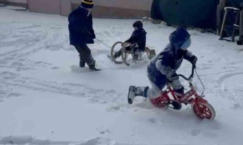 Mihalıççık'taki Çocuklar Kar Tatili Yapıyor