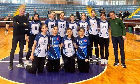 Oltu Anadolu Lisesi Voleybol Takımı Finale Yükseldi