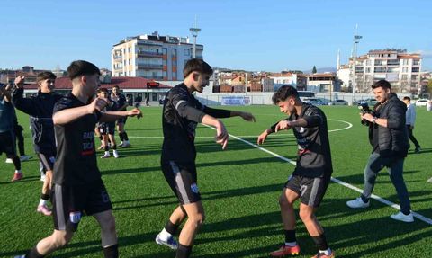Selendi Belediyespor Üçte Üç Yaparak İddialı Başladı