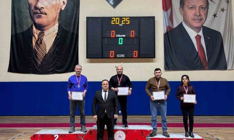 Vezirköprü’de Öğretmenler Günü Voleybol ve Dart Turnuvaları Tamamlandı