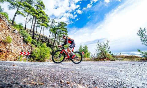 Zorlu Parkurda 100 Sporcu Mücadele Etti: Kıran Bisiklet Tırmanış Yarışı