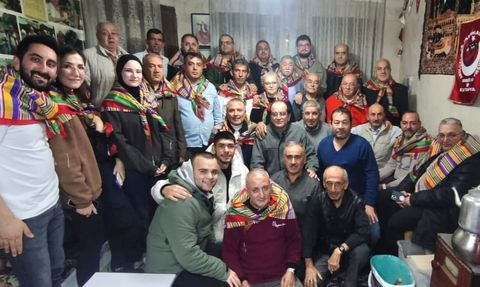 Görme Engelli Sanatçıdan İlginç Performans