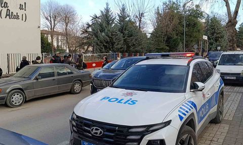 İnegöl'de Bıçaklı Kavga: 1 Genç Yaralandı