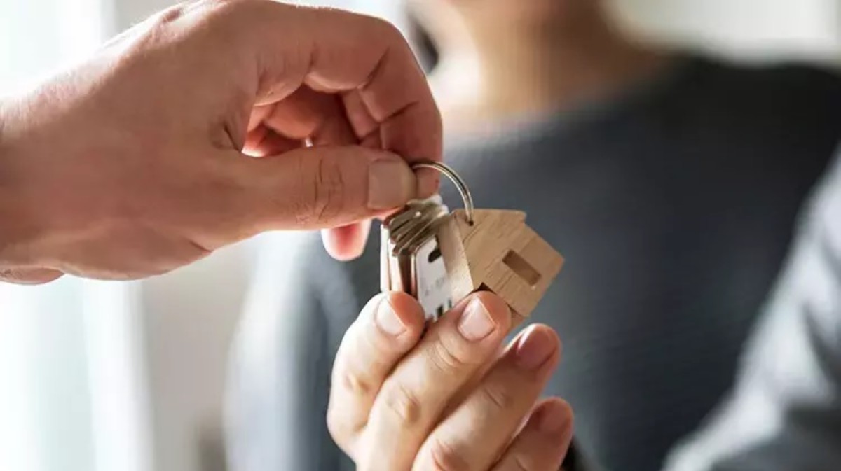 Karar sonrası ev sahipleri yıkıma uğrayacak! Kiracıların yüzünü güldürecek karar