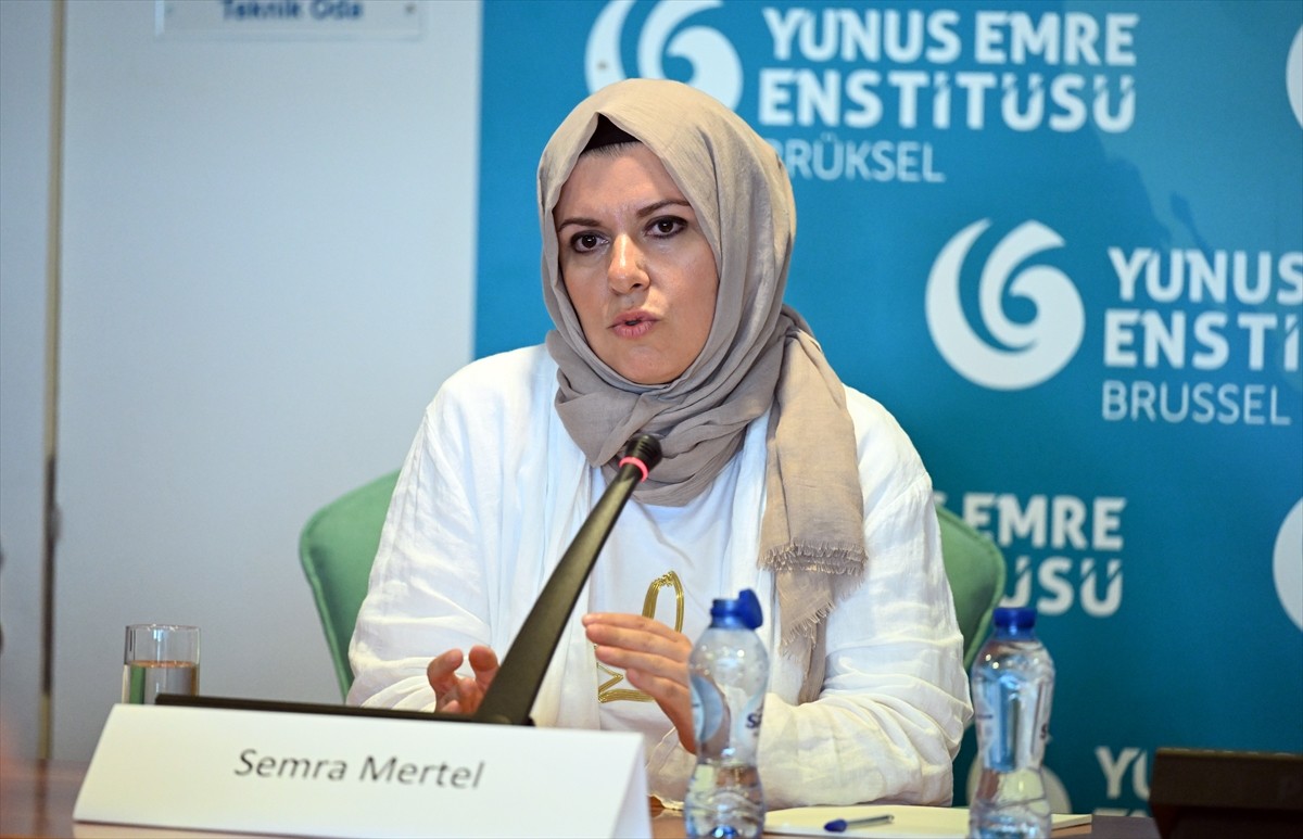 15 Temmuz Derneği, Yunus Emre Enstitüsü'nün (YEE) Belçika'nın başkenti Brüksel'deki ofisinde 15...