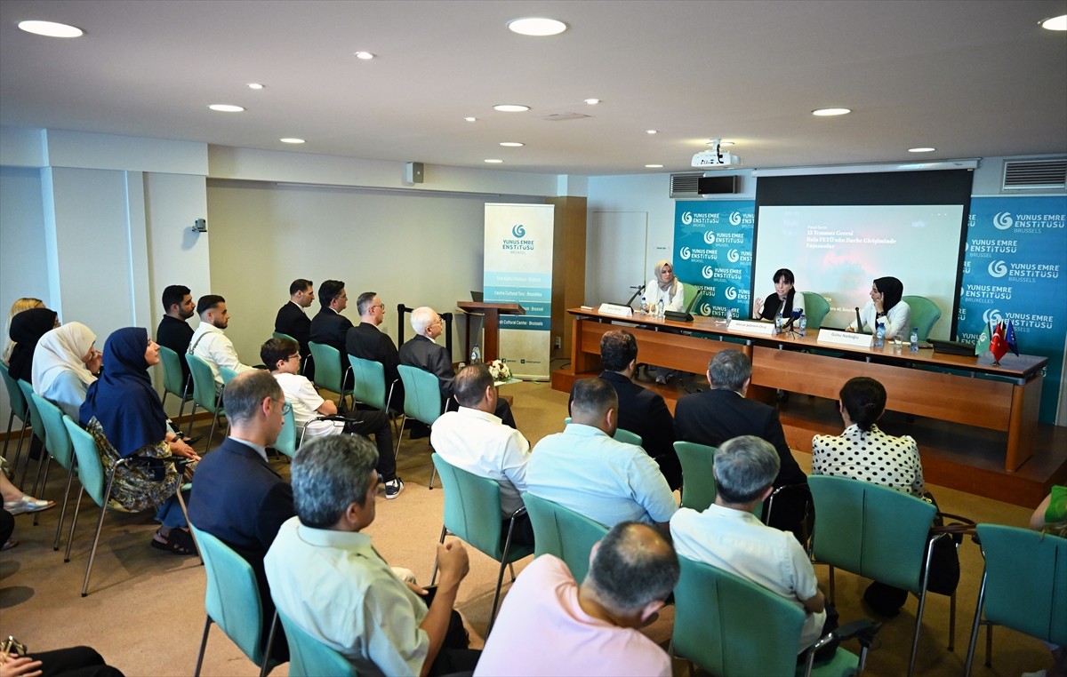 15 Temmuz Derneği, Yunus Emre Enstitüsü'nün (YEE) Belçika'nın başkenti Brüksel'deki ofisinde 15...