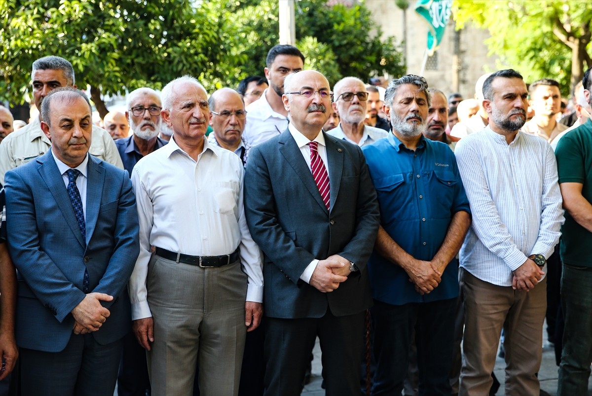 Adana'da, Hamas Siyasi Büro Başkanı İsmail Heniyye'nin İran'ın başkenti Tahran'da suikasta...