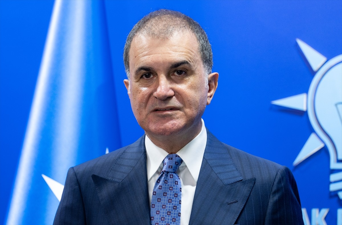 AK Parti Genel Başkan Yardımcısı ve Parti Sözcüsü Ömer Çelik, AK Parti Genel Merkezinde basın...