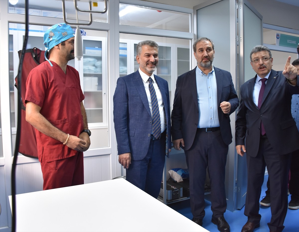 AK Parti Genel Başkan Yardımcısı ve Trabzon Milletvekili Mustafa Şen (fotoğrafta), Büyükşehir...