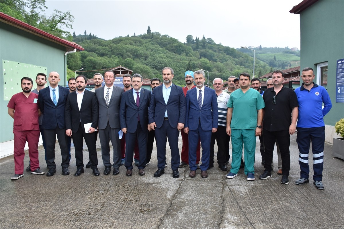 AK Parti Genel Başkan Yardımcısı ve Trabzon Milletvekili Mustafa Şen (fotoğrafta), Büyükşehir...