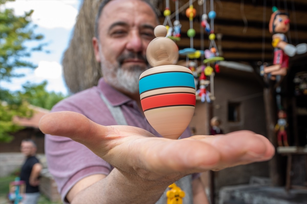 Anadolu Ajansının (AA) "Mesleklerin Son Temsilcileri" başlıklı dosyasının dördüncü ve son...